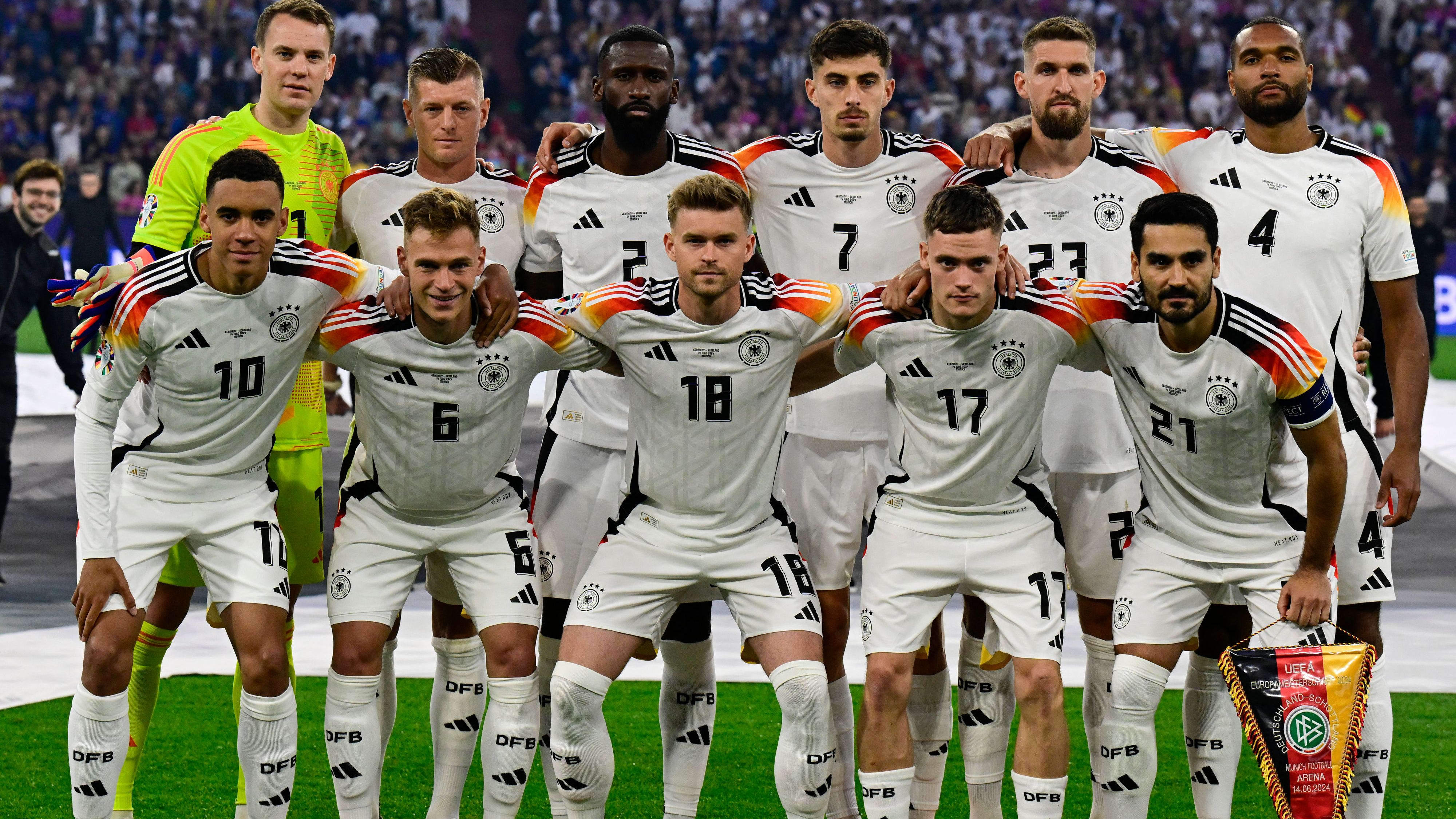 欧洲杯竞争激烈，多支球队争夺冠军奖杯